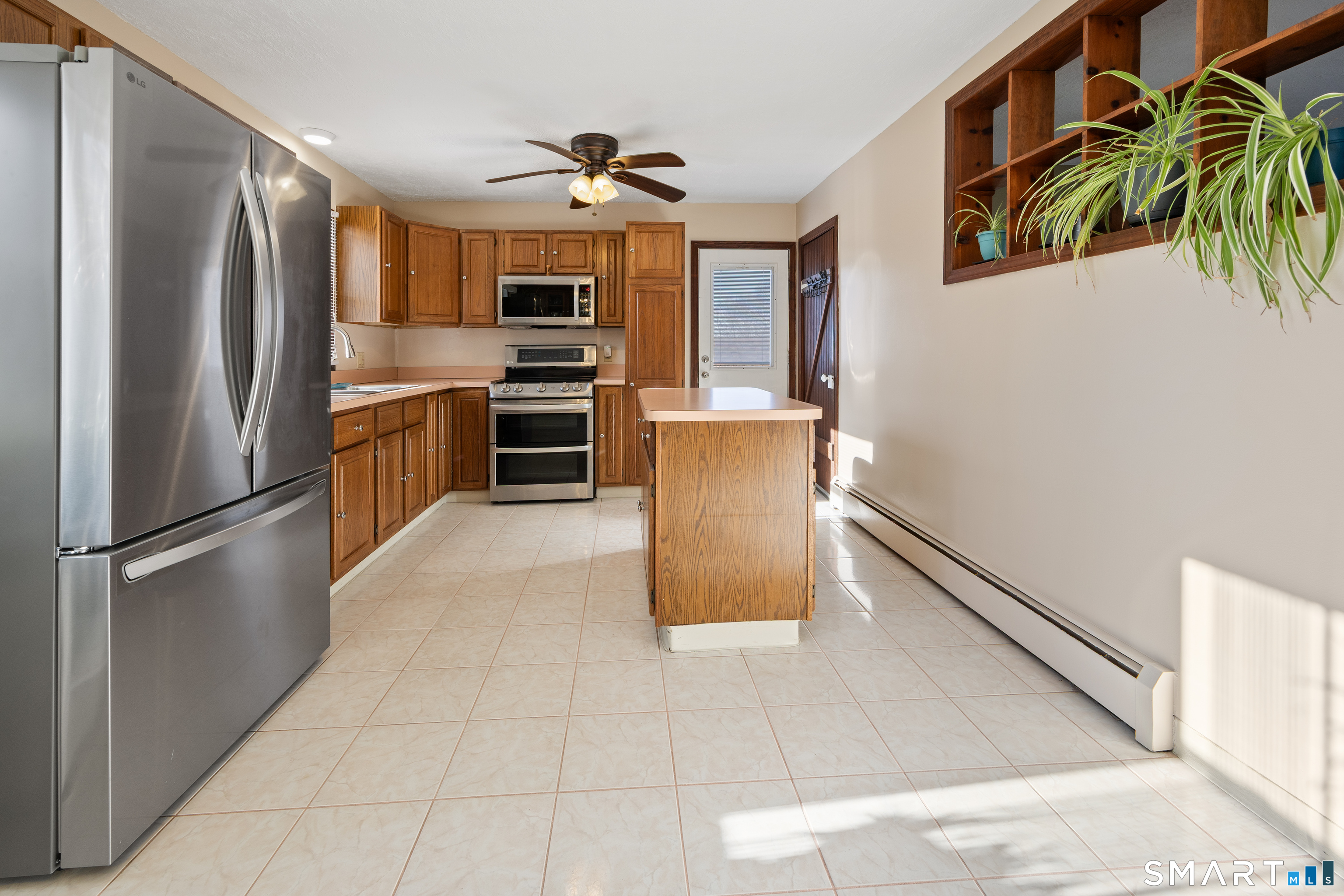 32 Sandy Lane Wolcott, CT 06716 - Photo 8 of 36