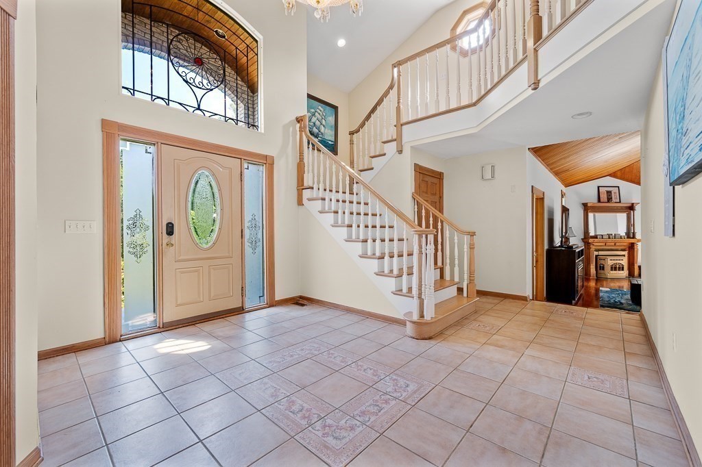 118 Upper Gore Road Webster, MA 01570 - Photo 12 of 38 a view of an entryway with a livingroom