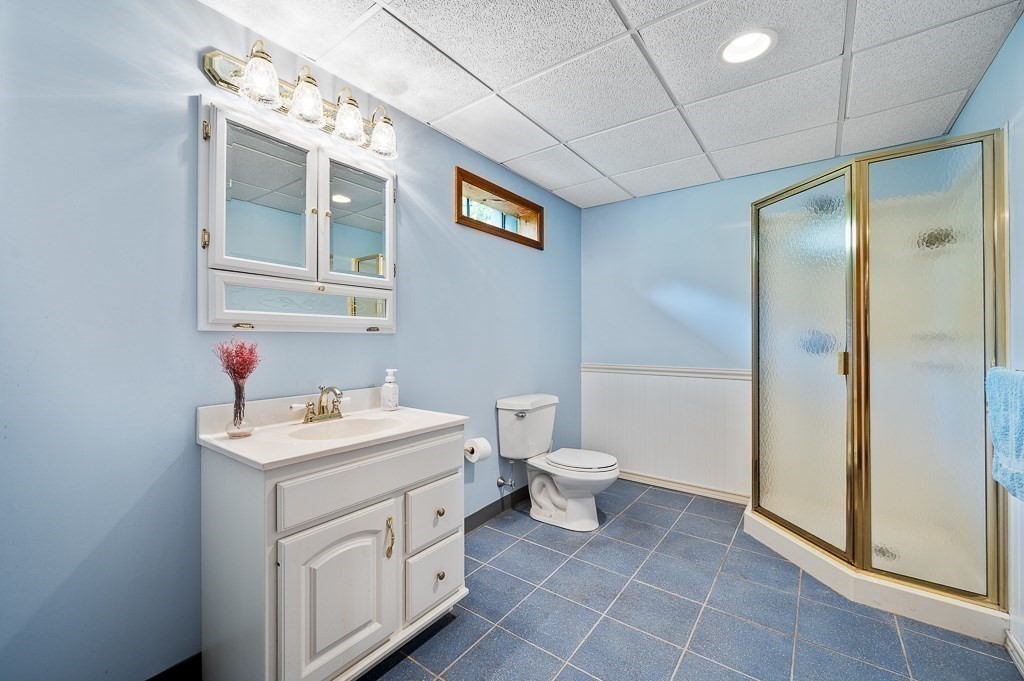 118 Upper Gore Road Webster, MA 01570 - Photo 36 of 38 a bathroom with a sink toilet and shower
