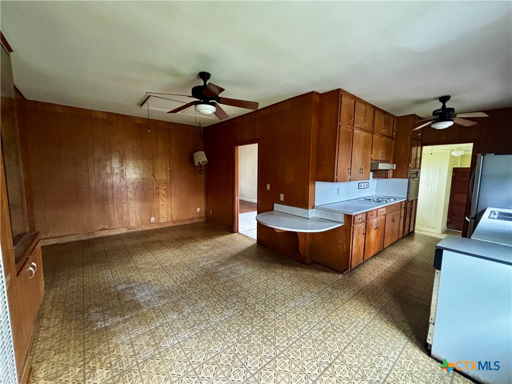 402 Young Street Edna, TX 77957 - Photo 10 of 20