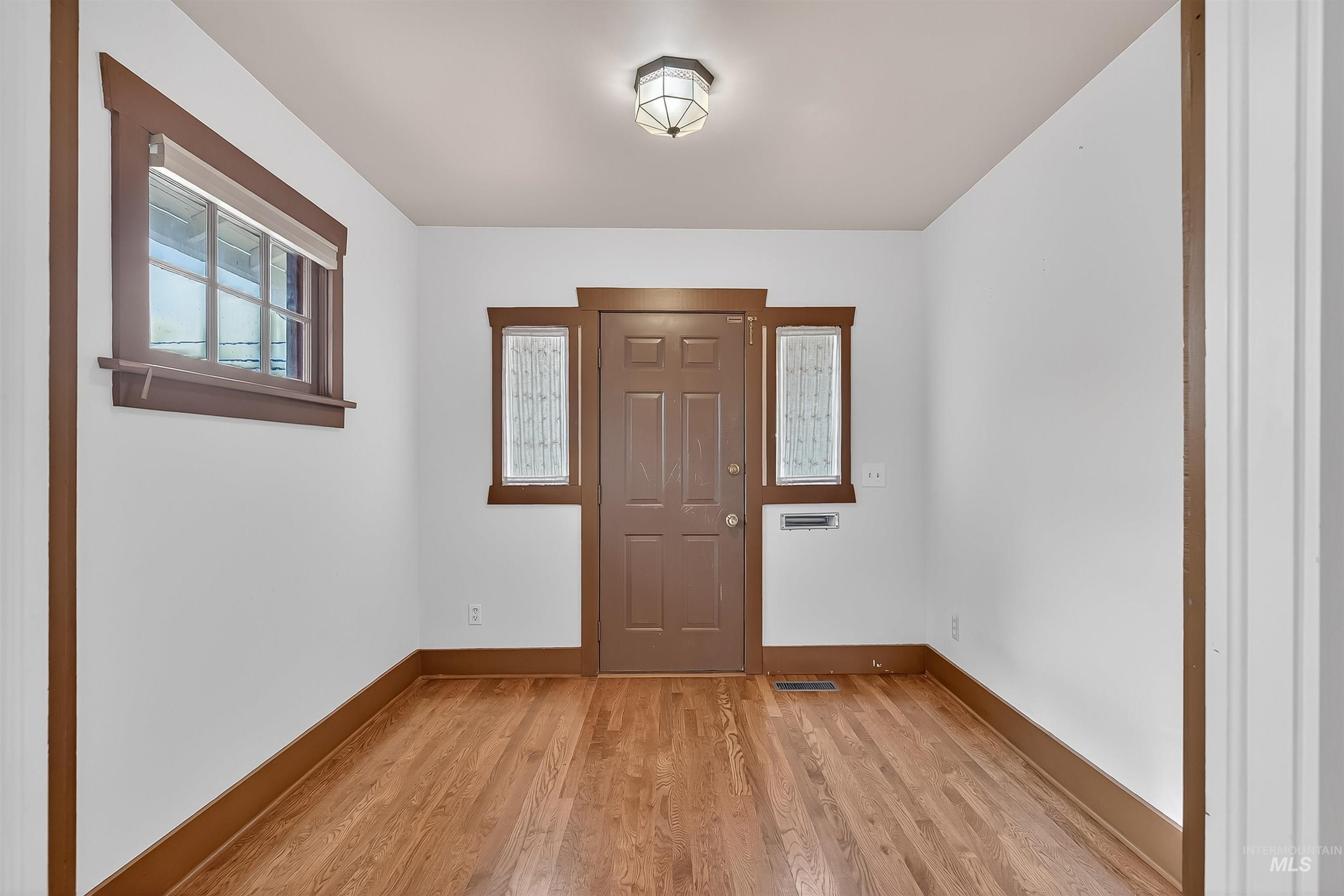 727 3rd Street Lewiston, ID 83501 - Photo 3 of 39