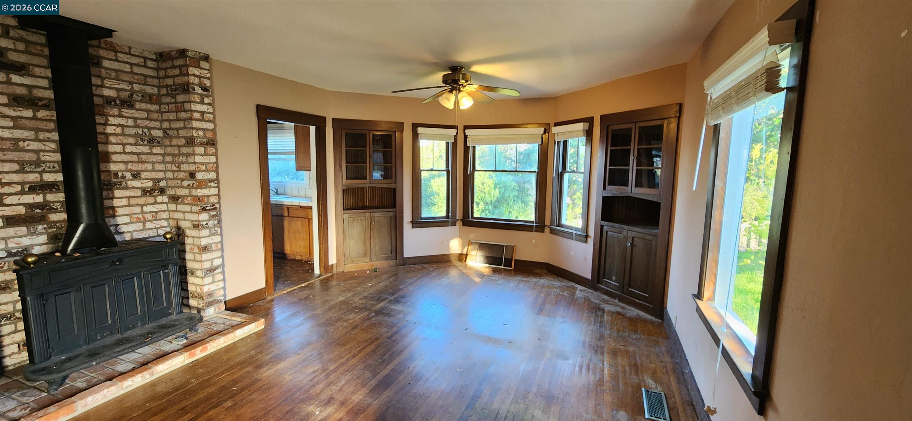 444 Edwards Street Crockett, CA 94525 - Photo 2 of 5