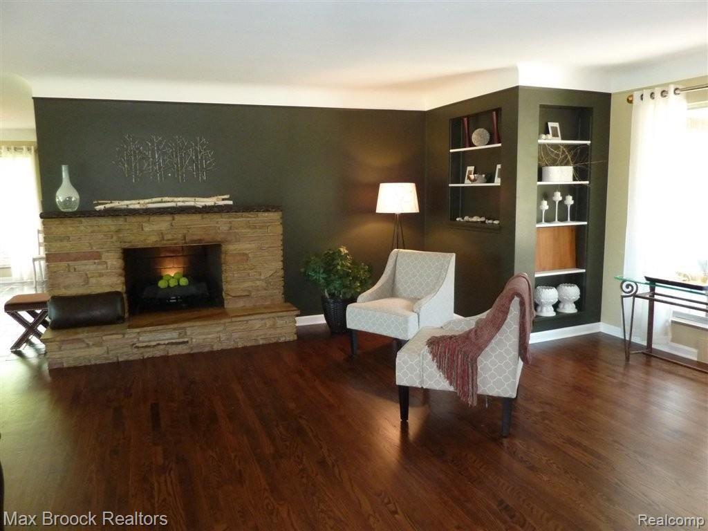 3746 West Maple Road Bloomfield Hills, MI 48301 - Photo 5 of 21 Flagstone Fireplace