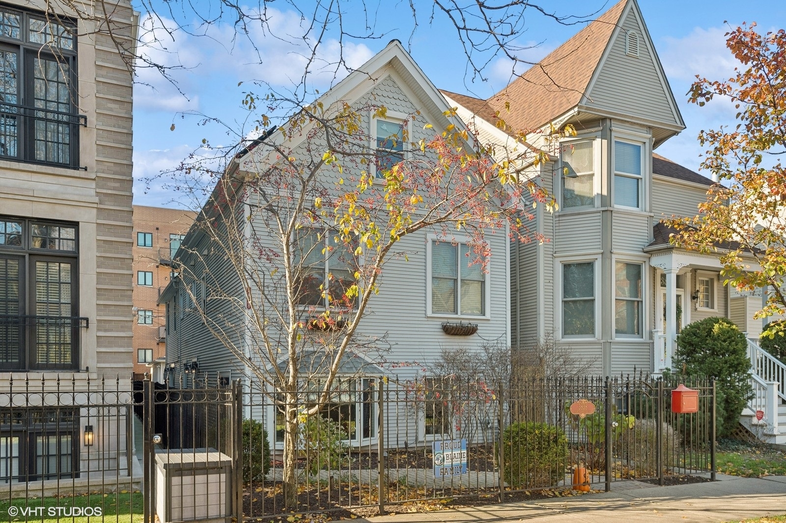 3838 North Wayne Avenue Chicago, IL 60613 - Photo 1 of 40 front view of a house