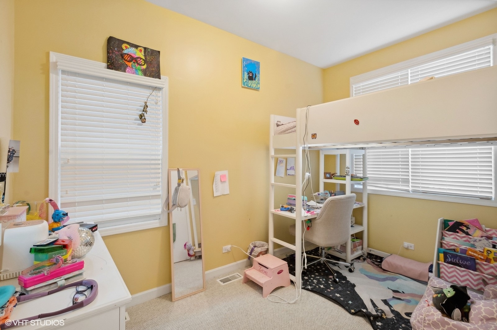 3838 North Wayne Avenue Chicago, IL 60613 - Photo 24 of 40 a view of gym equipment and children play room