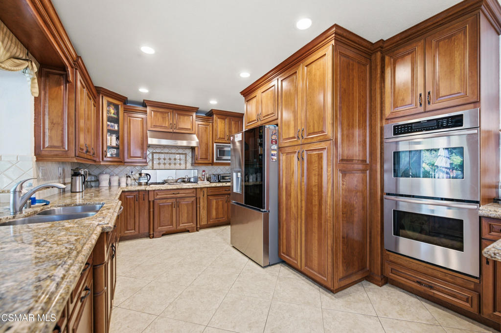410 Sinaloa Road Simi Valley, CA 93065 - Photo 5 of 41