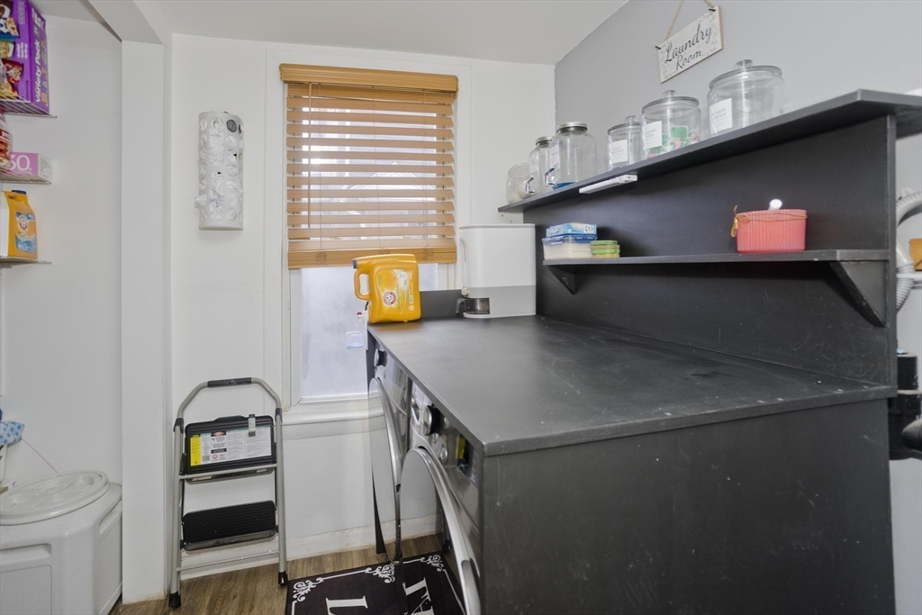 15 Florida Street Springfield, MA 01109 - Photo 13 of 38