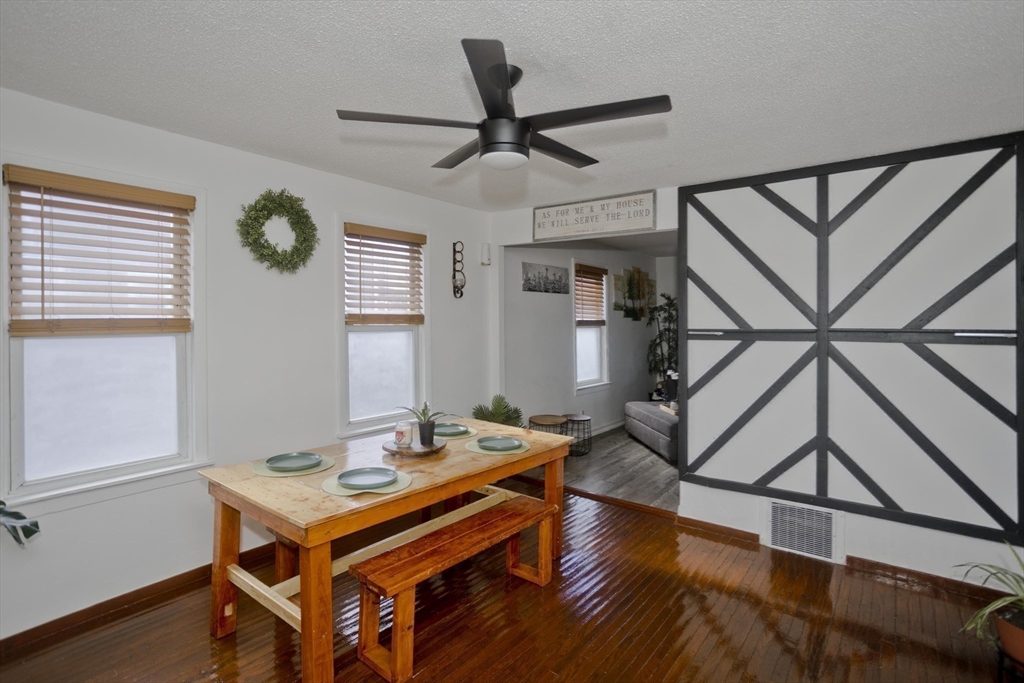 15 Florida Street Springfield, MA 01109 - Photo 17 of 38