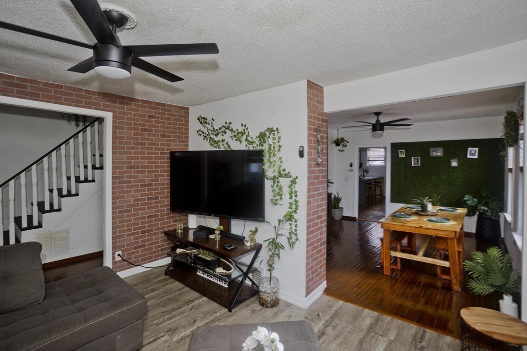 15 Florida Street Springfield, MA 01109 - Photo 21 of 38