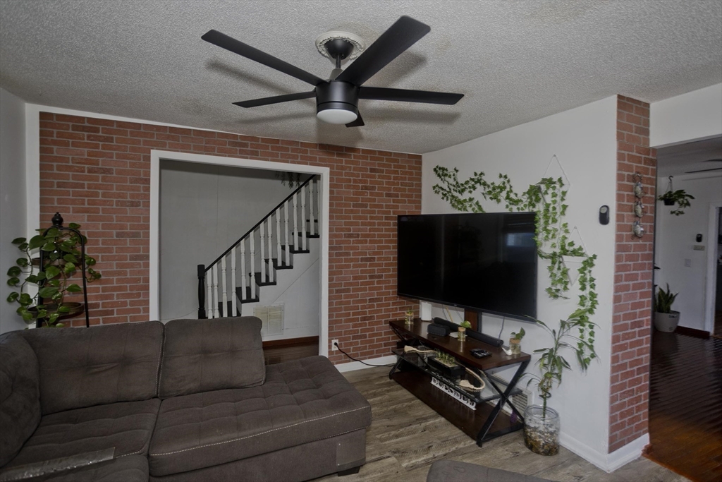 15 Florida Street Springfield, MA 01109 - Photo 22 of 38