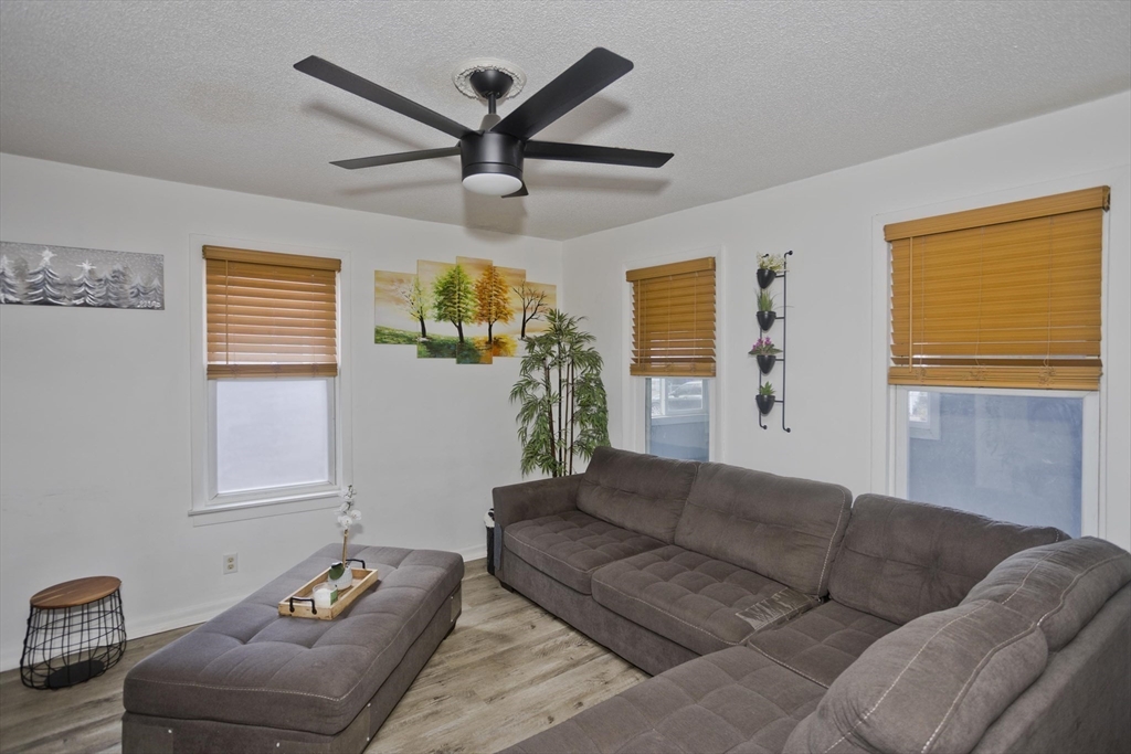 15 Florida Street Springfield, MA 01109 - Photo 24 of 38