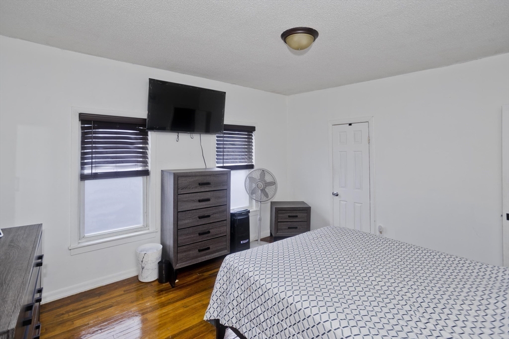 15 Florida Street Springfield, MA 01109 - Photo 28 of 38