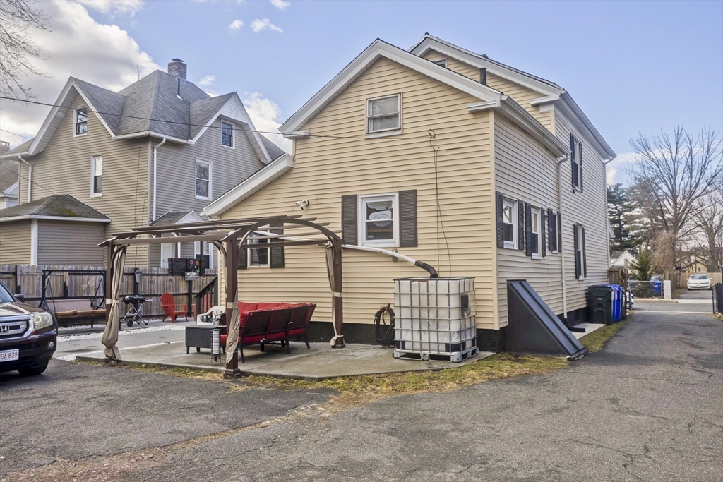 15 Florida Street Springfield, MA 01109 - Photo 5 of 38