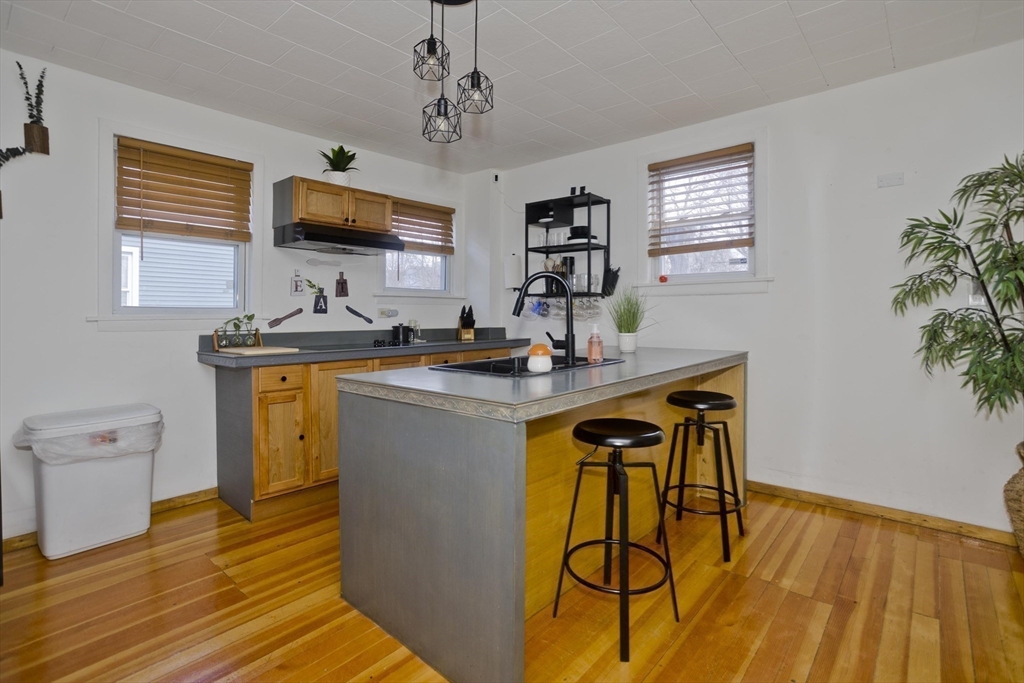 15 Florida Street Springfield, MA 01109 - Photo 9 of 38