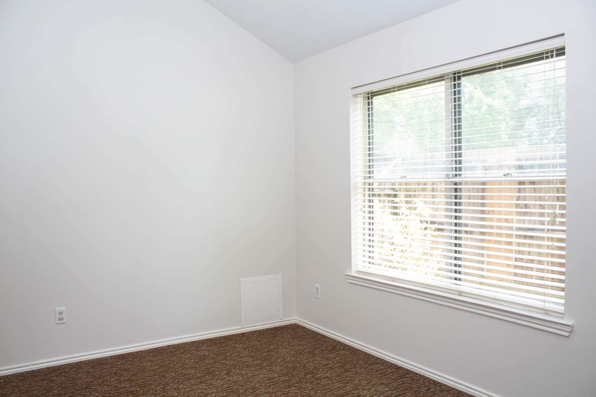 9526 Dundalk Street Spring, TX 77379 - Photo 10 of 18 Gallery Image 10