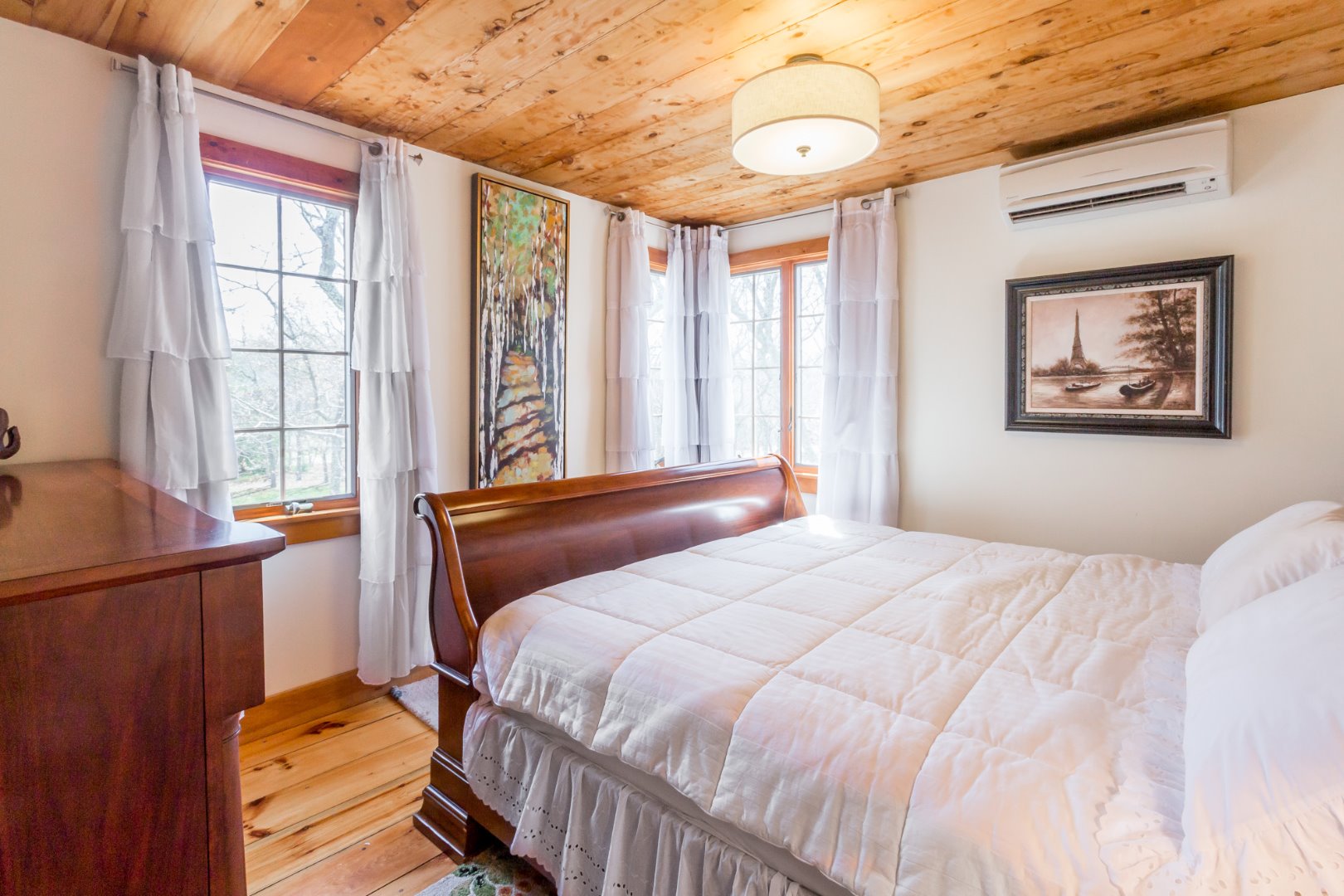 37 Edgartown Meadows Road Edgartown, MA 02539 - Photo 31 of 38 a bedroom with a bed and a window