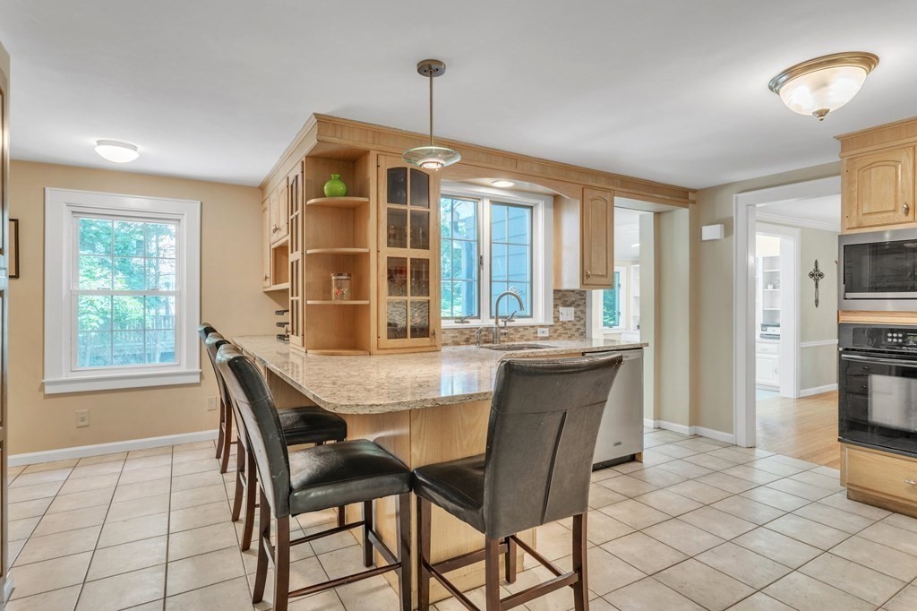 76 Meadowbrook Road Longmeadow, MA 01106 - Photo 11 of 42 Gallery Image 11