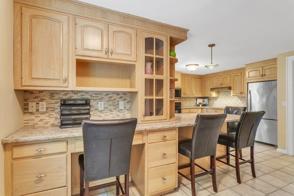 76 Meadowbrook Road Longmeadow, MA 01106 - Photo 12 of 42 Gallery Image 12