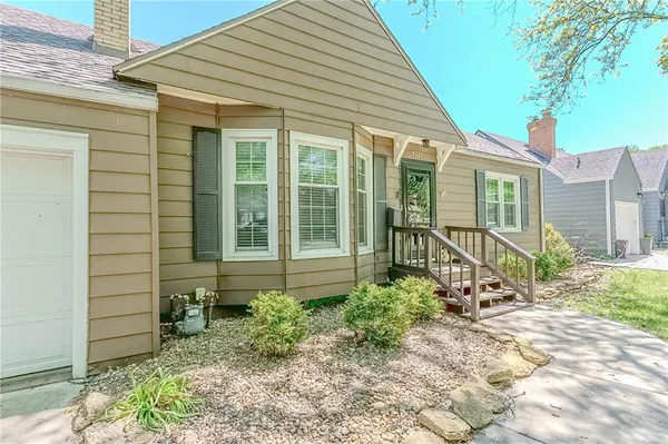 $280,000 | 5721 Walmer Street, Mission, KS 66202