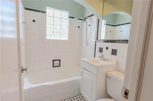 $280,000 | 5721 Walmer Street, Mission, KS 66202