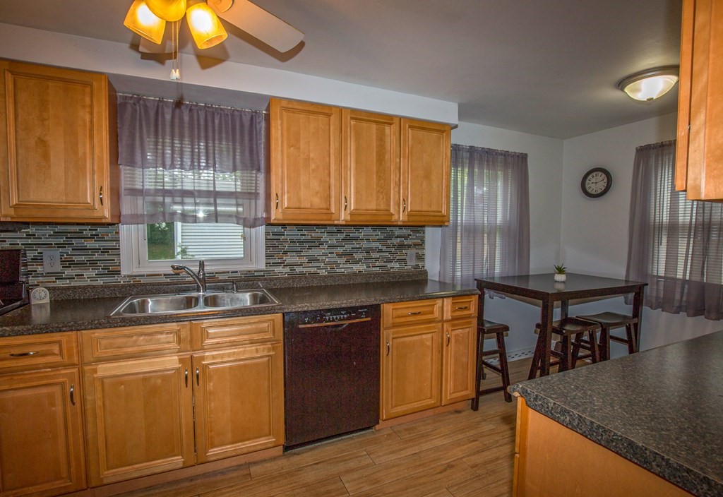 93 Aldrew Terrace Springfield, MA 01119 - Photo 1 of 35