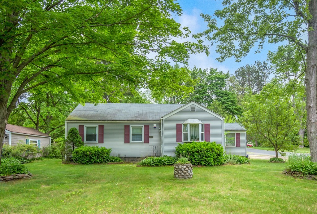 93 Aldrew Terrace Springfield, MA 01119 - Photo 2 of 35