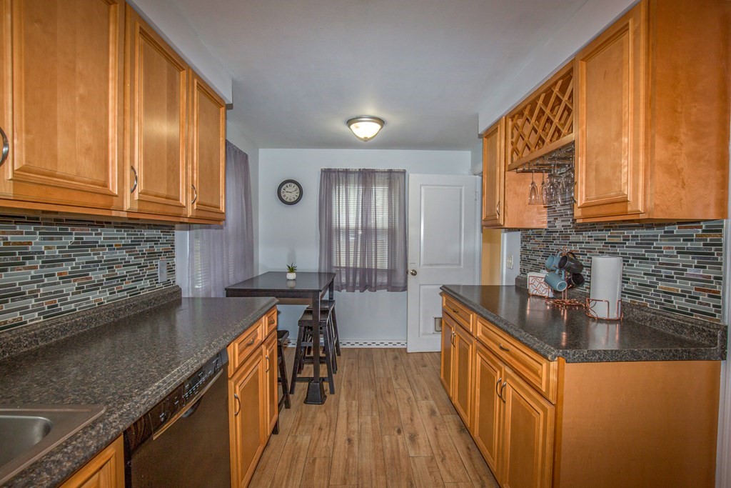 93 Aldrew Terrace Springfield, MA 01119 - Photo 8 of 35