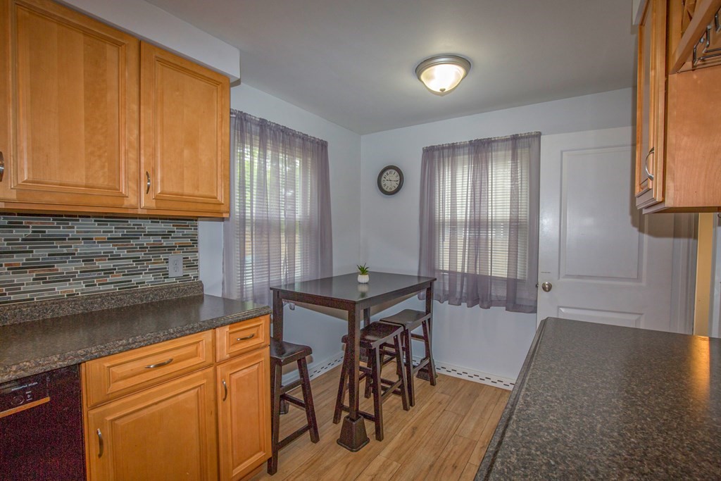 93 Aldrew Terrace Springfield, MA 01119 - Photo 9 of 35