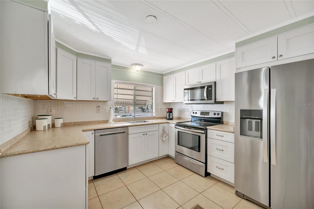 110 East St Lucia Loop Apollo Beach, FL 33572 - Photo 6 of 39