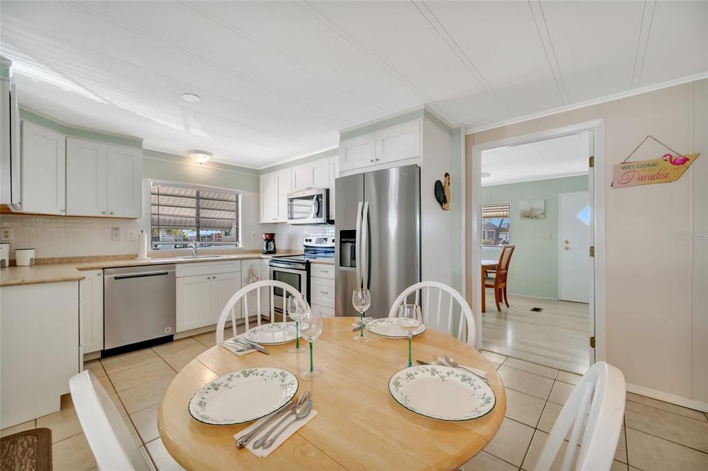 110 East St Lucia Loop Apollo Beach, FL 33572 - Photo 9 of 39