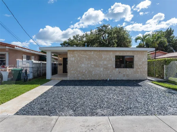 $5,500 | 2625 Southwest 32nd Court, Unit 2625, Miami, FL 33133