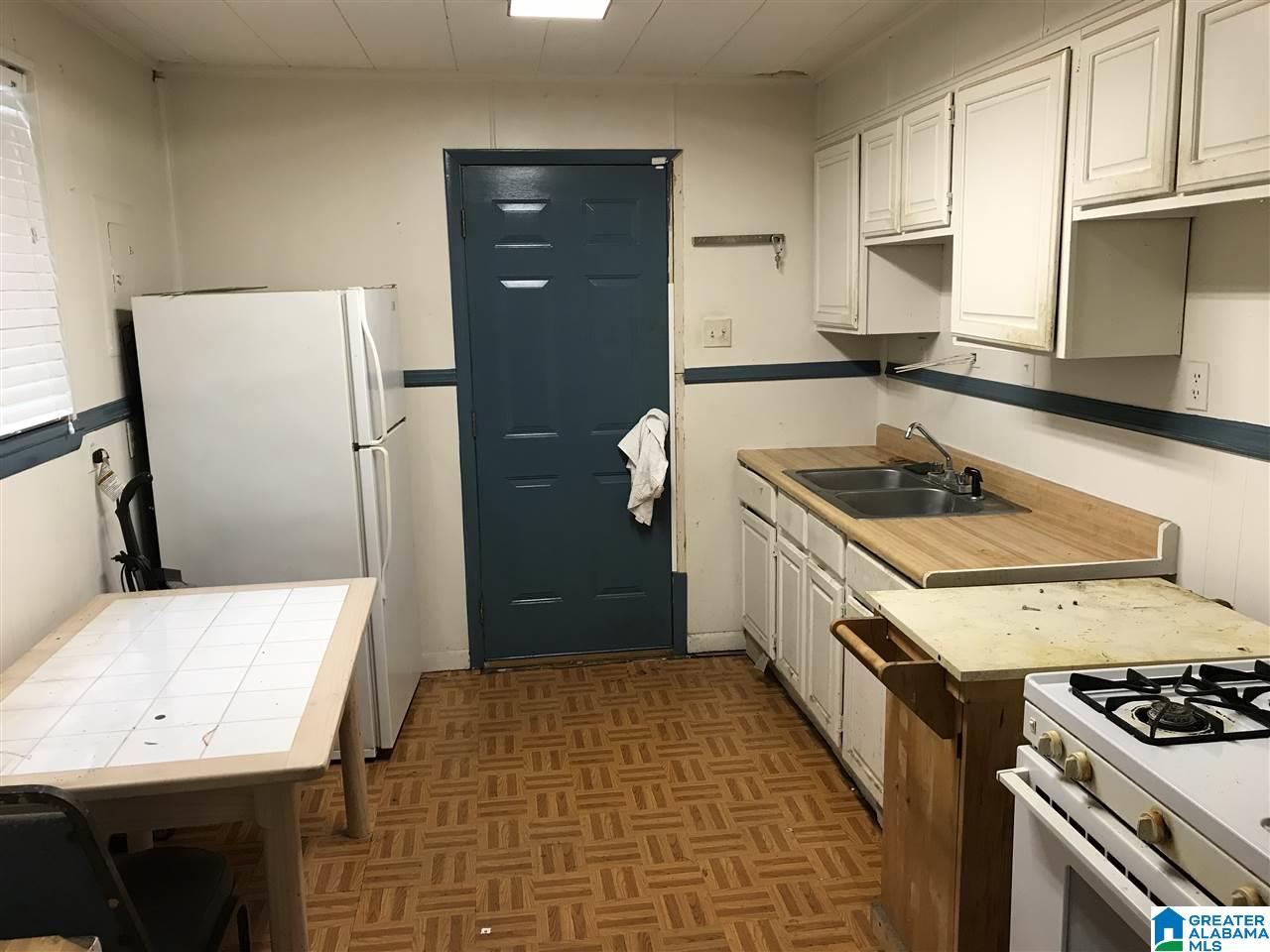 1405 Woodward Road Midfield, AL 35228 - Photo 4 of 10