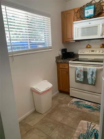 $2,700 | 10004 Cortez Road West, Unit 102, Bradenton, FL 34210