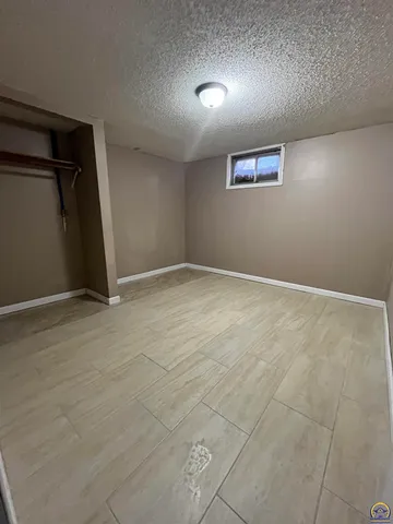 $1,200 | 2313 West 9th Avenue, Emporia, KS 66801