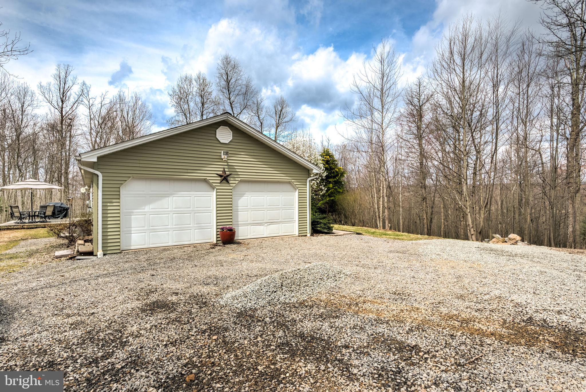 430 Board Run Road Newport, PA 17074 - Photo 3 of 29 Side entry garage