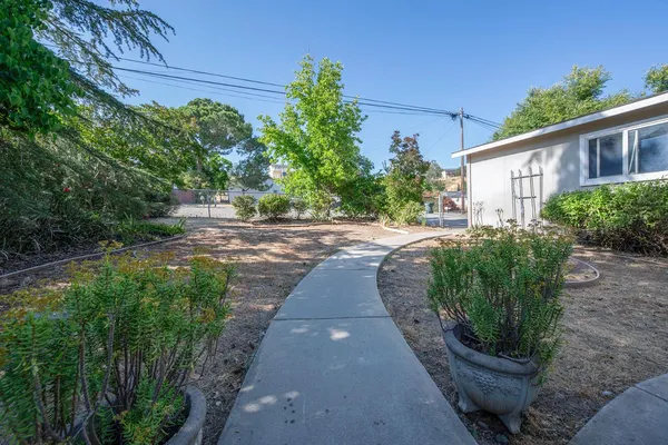 $375,000 | 4010 Lakeview Drive, Ione, CA 95640