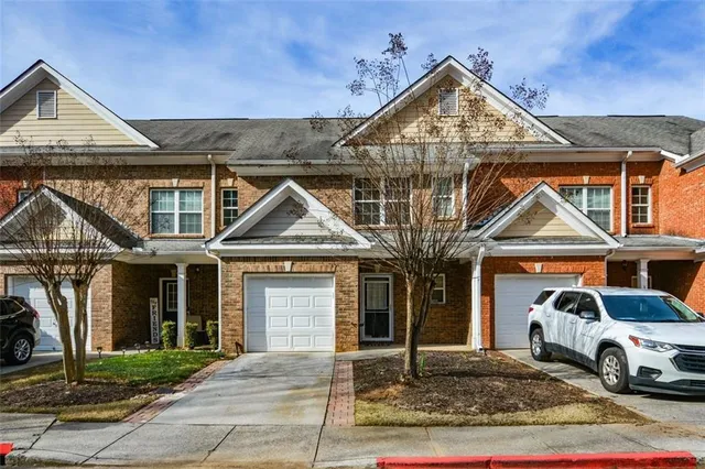 $305,000 | 1749 Oakbrook Lane Northwest, Kennesaw, GA 30152