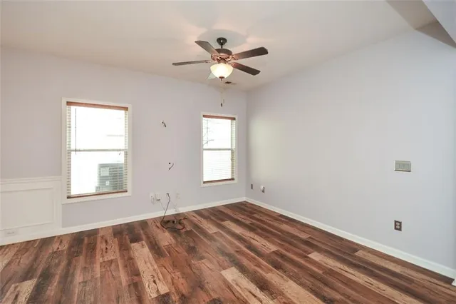 $305,000 | 1749 Oakbrook Lane Northwest, Kennesaw, GA 30152