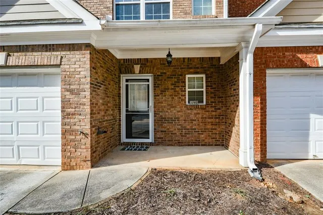$305,000 | 1749 Oakbrook Lane Northwest, Kennesaw, GA 30152