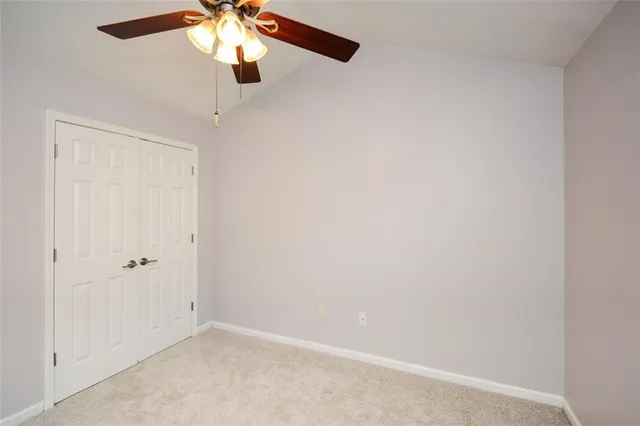 $305,000 | 1749 Oakbrook Lane Northwest, Kennesaw, GA 30152