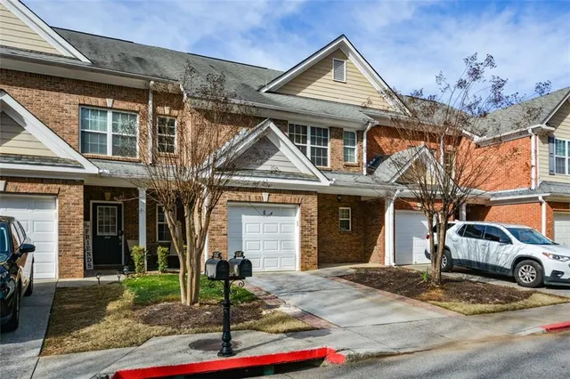 $305,000 | 1749 Oakbrook Lane Northwest, Kennesaw, GA 30152
