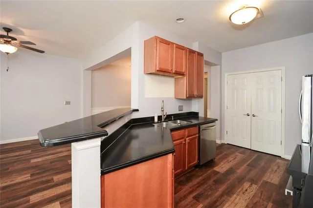 $305,000 | 1749 Oakbrook Lane Northwest, Kennesaw, GA 30152