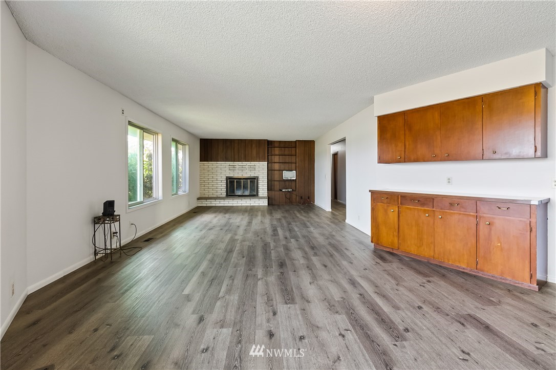 368 West Smith Road Bellingham, WA 98226 - Photo 2 of 24 wooden floor in an empty room with a window