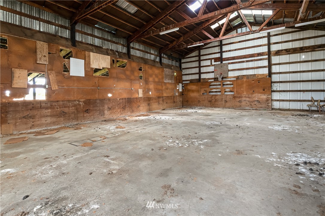 368 West Smith Road Bellingham, WA 98226 - Photo 15 of 24 a view of a garage