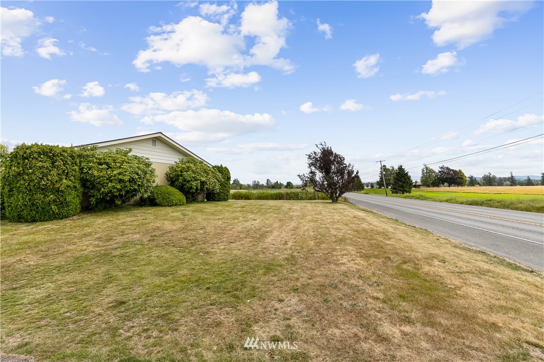 368 West Smith Road Bellingham, WA 98226 - Photo 22 of 24 a view of an ocean and beach