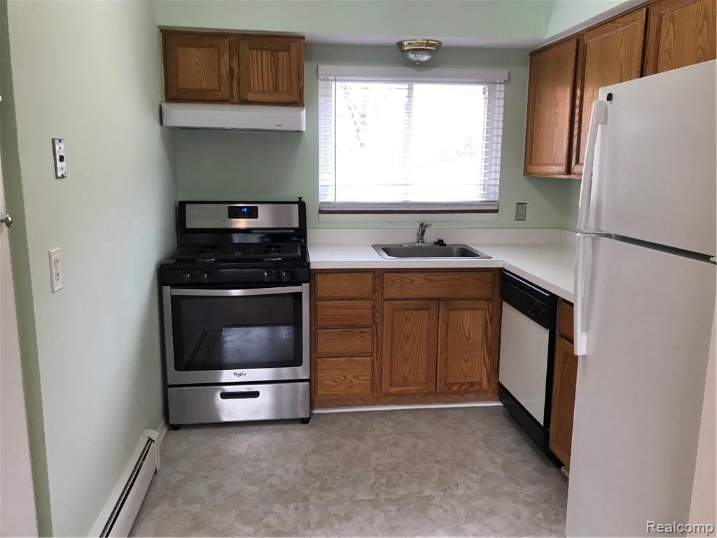 495 Miller Avenue, Unit 103 Rochester, MI 48307 - Photo 3 of 9