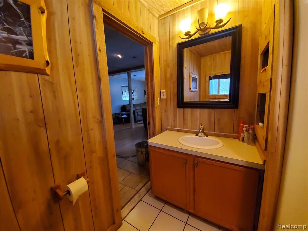 2225 South 29 Road Cadillac, MI 49601 - Photo 14 of 25