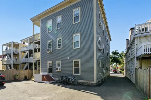 $499,900 | 131 Derby Street, Unit 3 FRONT, Salem, MA 01970