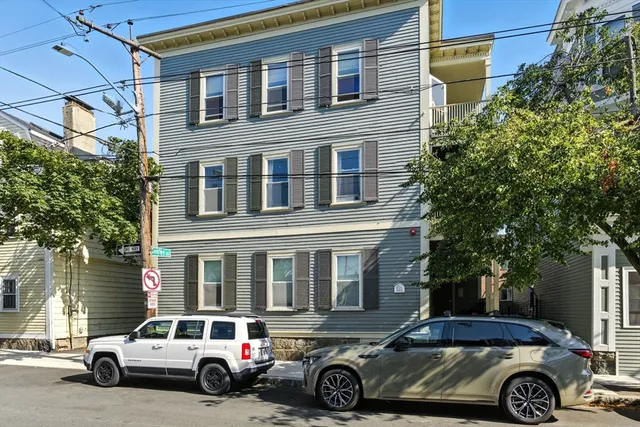 $499,900 | 131 Derby Street, Unit 3 FRONT, Salem, MA 01970