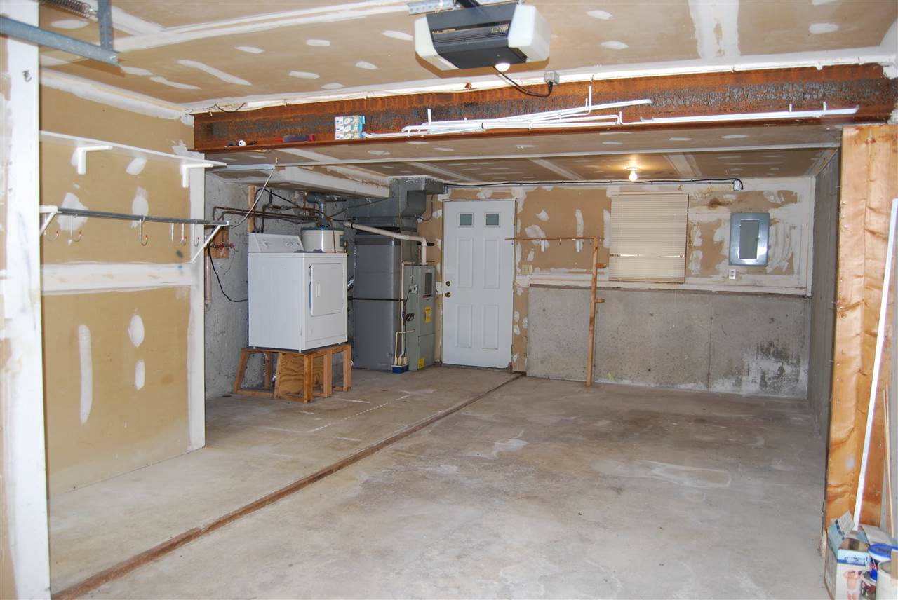 136 Cannongate III Road Nashua, NH 03063 - Photo 28 of 29 Gallery Image 28